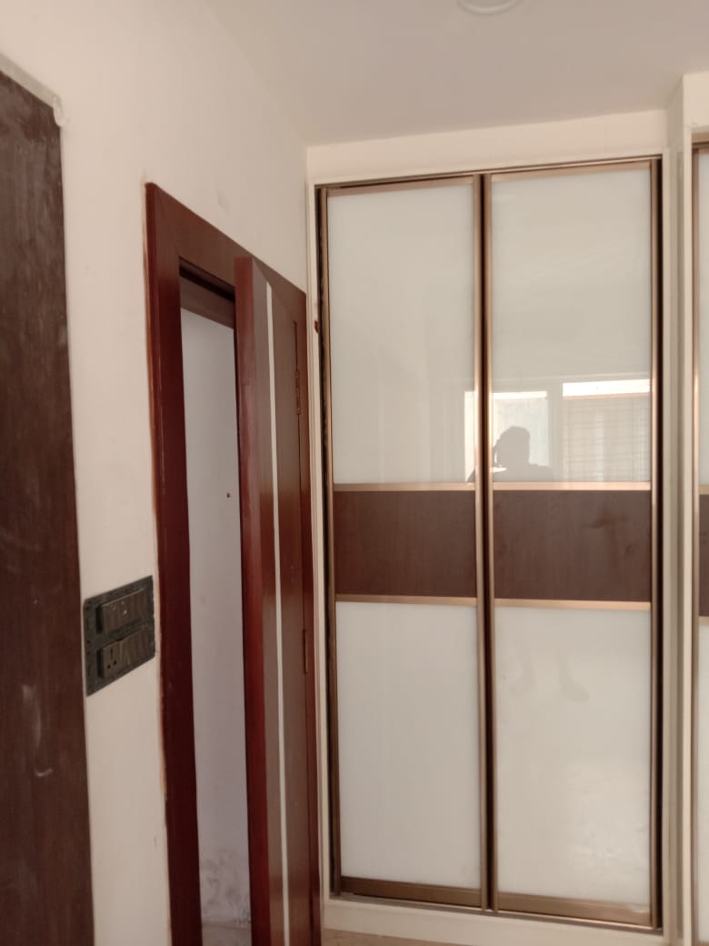 lowest-price-lacquer-glass-wardrobe-designs-in-gurgaon-gurugram-best-price-cheapest-price-glass-wardrobe-gurgaon-india